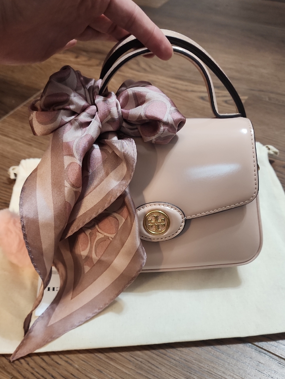 Tory Burch Robinson Blush Spazzolato Small Top Handle Bag